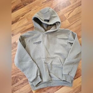 Comfrt Women's Green Hoodie